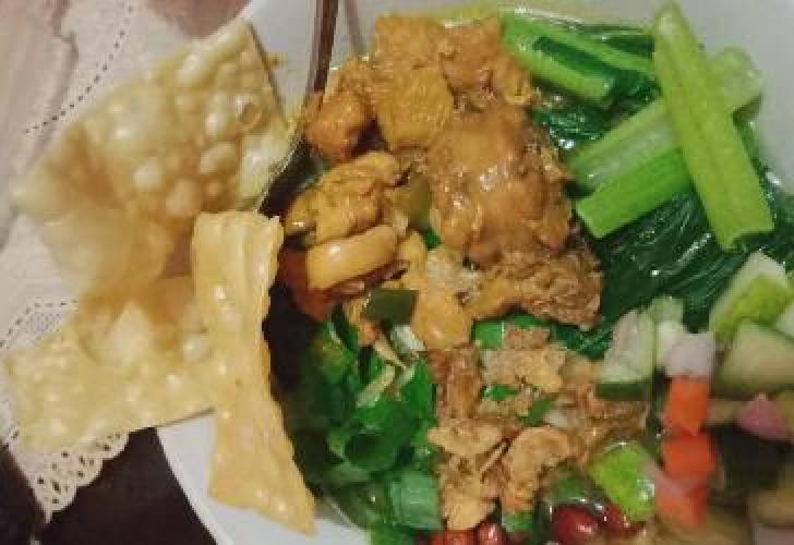 Mie Ayam Bakso Mantep: Rasa yang Menghangatkan Jiwa di Adipala