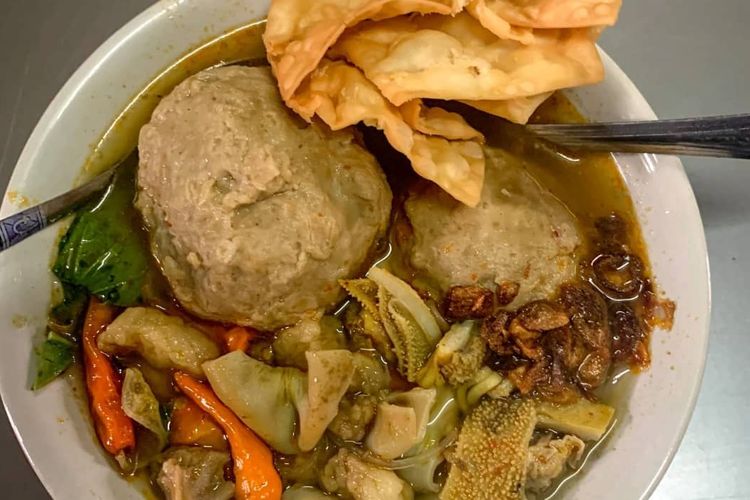 Mie Ayam Bakso Mantep Adipala: Kenikmatan yang Menghangatkan Jiwa di Jantung Cilacap